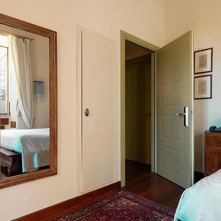 Hotel Palm Gallery