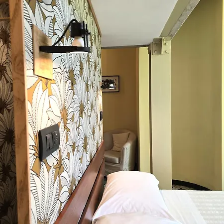 Palm Gallery Hotell 3*