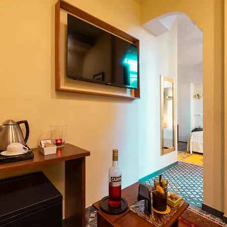 Palm Gallery Hotel